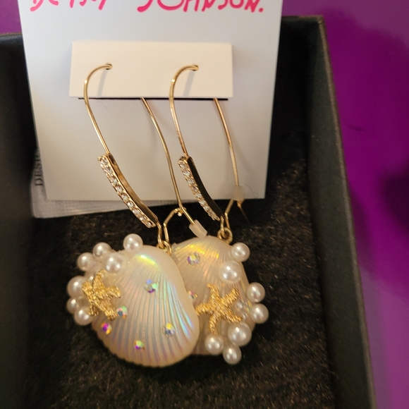Betsey Johnson shell/ starfish earrings NWT - Picture 11 of 17